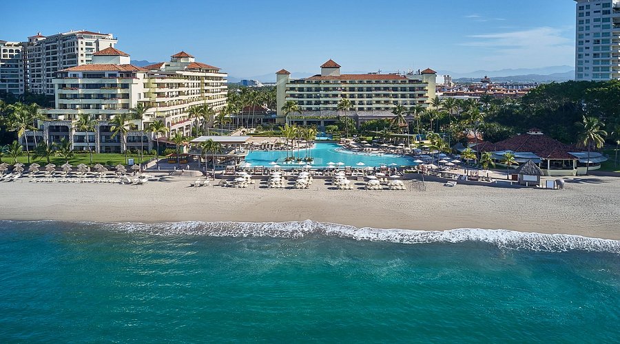 Marriott Puerto Vallarta Resort and Spa beachfront hotel with marina access and oceanfront pools in Puerto Vallarta.