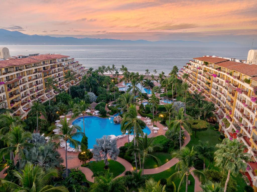 Velas Vallarta Suite Resort beachfront family-friendly resort with spacious suites in Puerto Vallarta, Mexico.